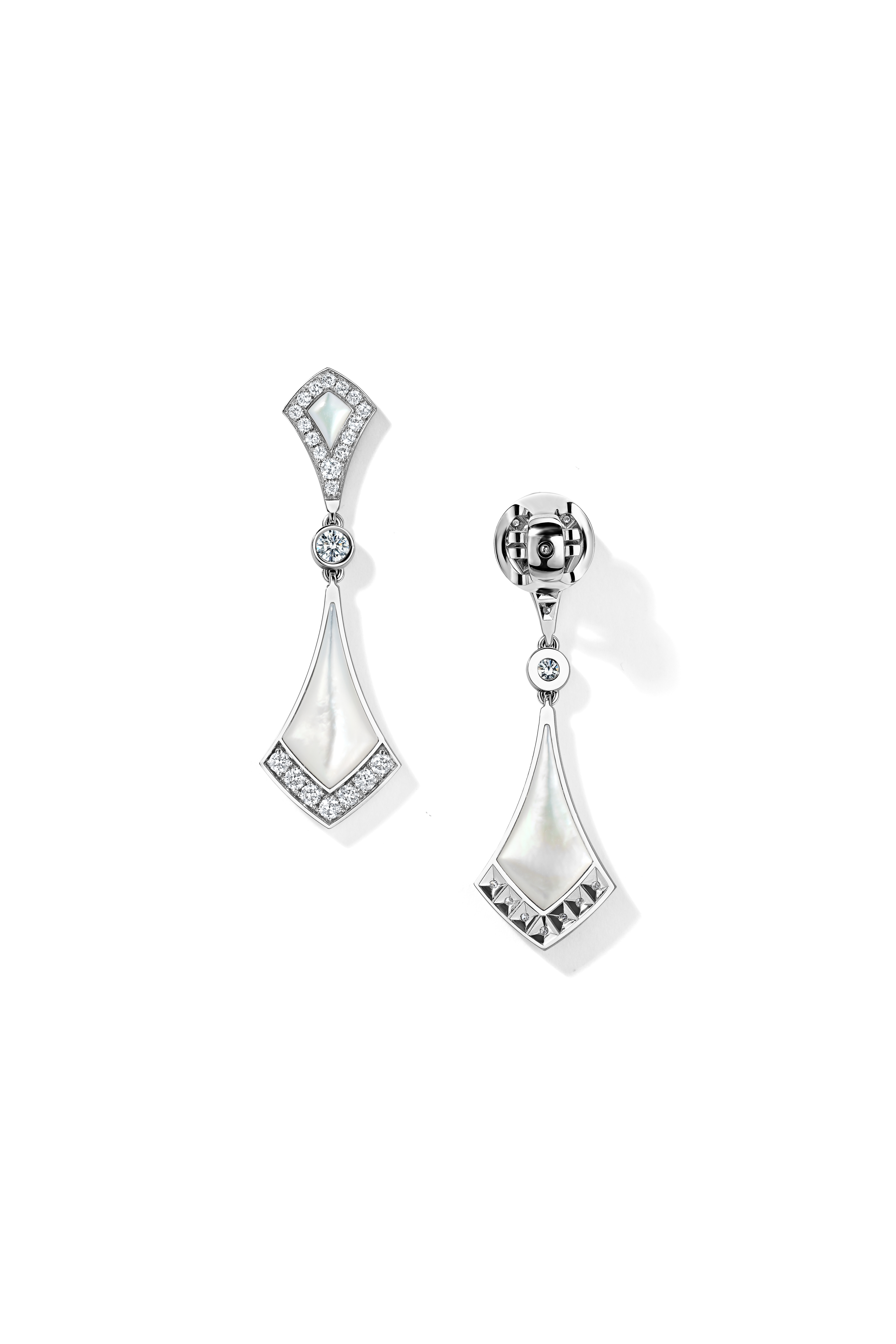 Earrings “Mother of Pearl Traveya”