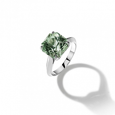 Ring with green tourmaline square