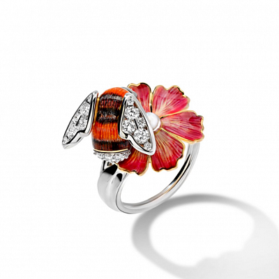 Bumblebee with poppy ring